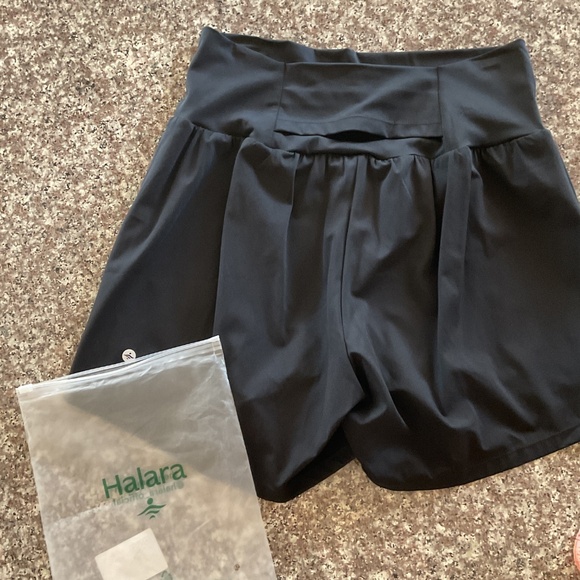 Halara Super High Waisted Back Pocket & Side Pocket Shorts 5'' Black NWT Large - Picture 14 of 14